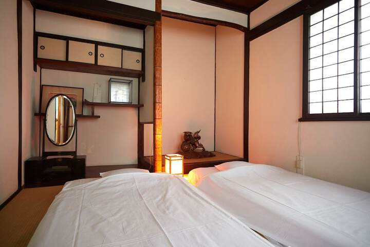 Room 16 of 39