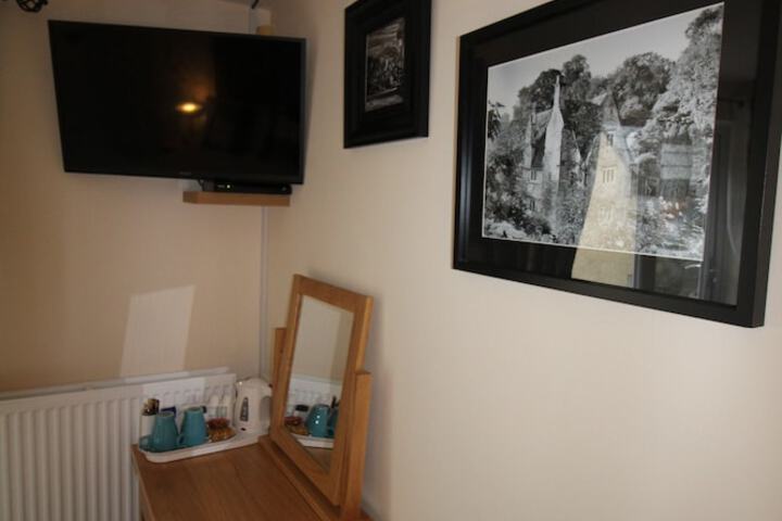 Room 16 of 77