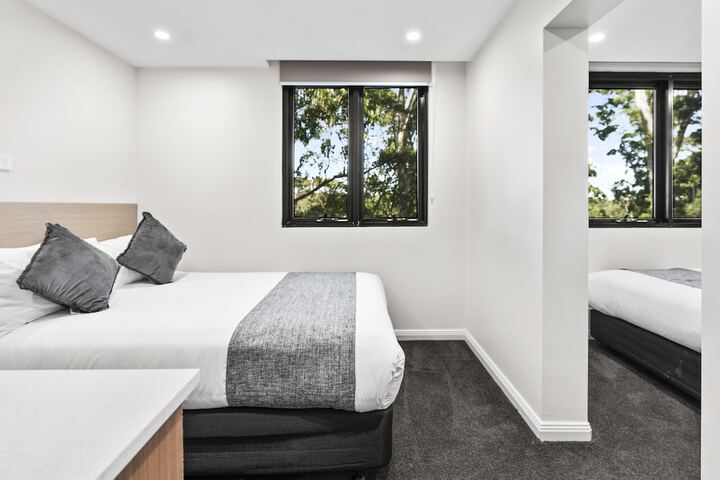 Room 4 of 62
