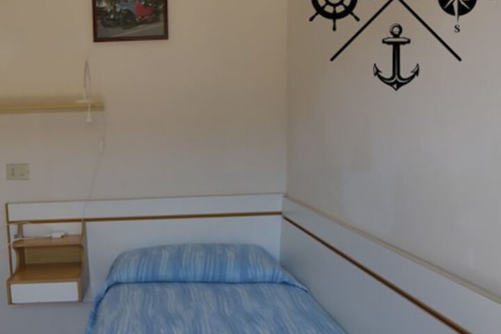 Room 11 of 43