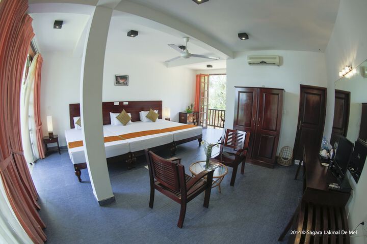 Room 2 of 43