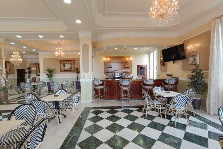 Hotel Interior 11 of 54
