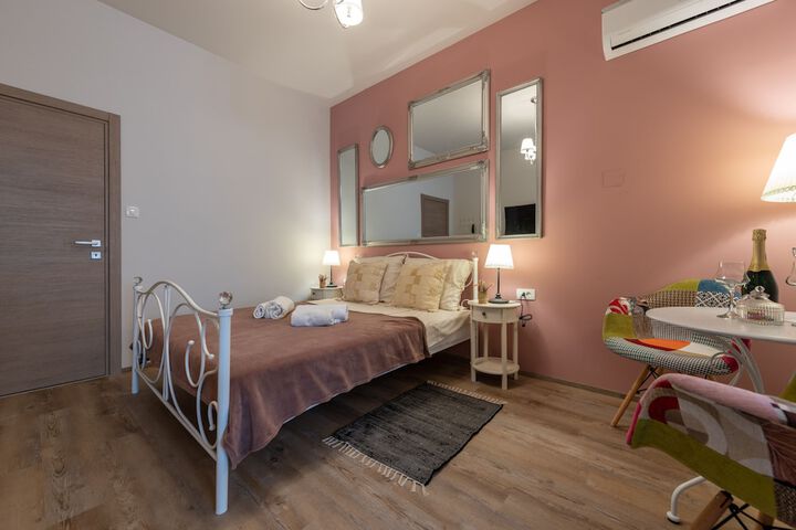 Room 21 of 47