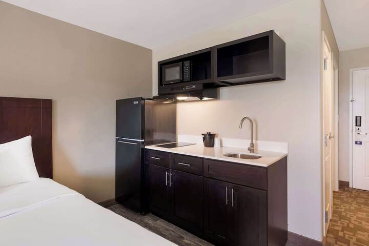 Room 16 of 30