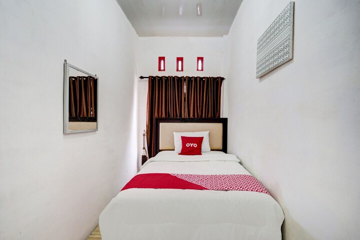 Room 9 of 35