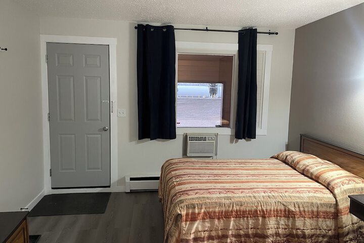 Room 5 of 10