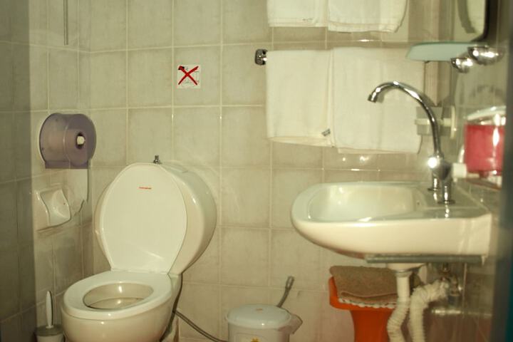 Room 7 of 22