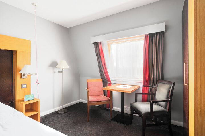 Room 35 of 99