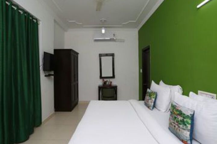 Room 16 of 25