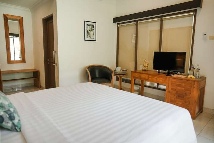 Room 4 of 98