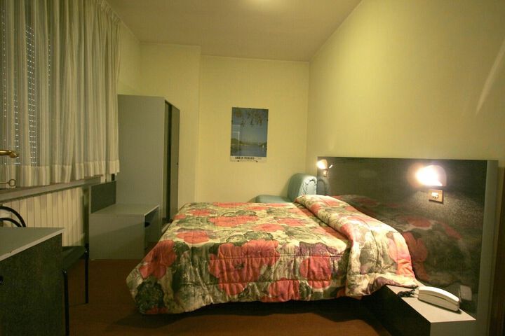 Room 14 of 25