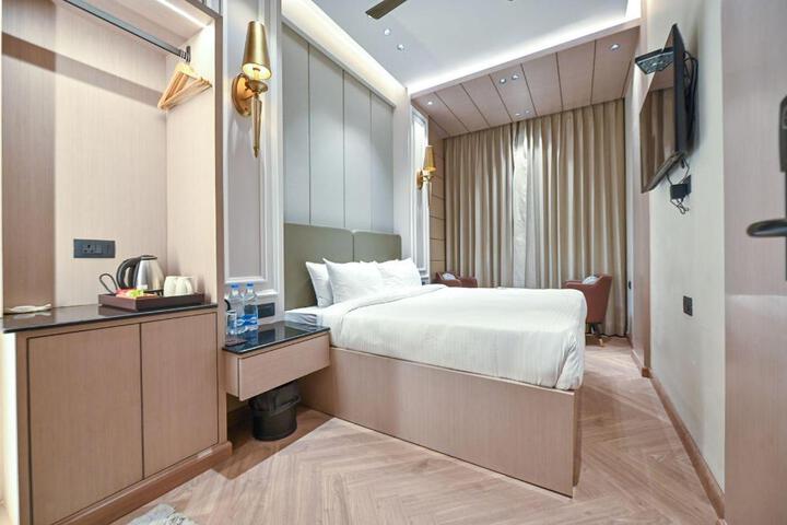 Hotel The Royal Placid