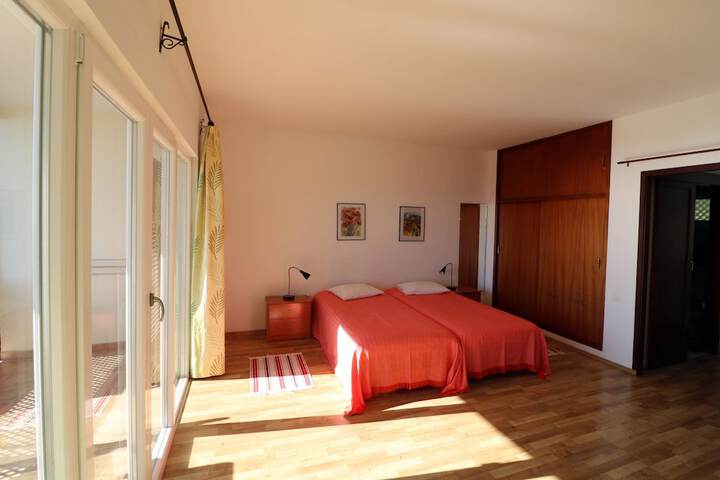 Room 8 of 41