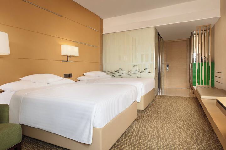Room 9 of 48