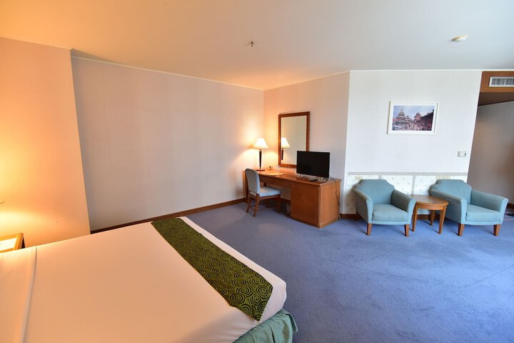 Room 46 of 86