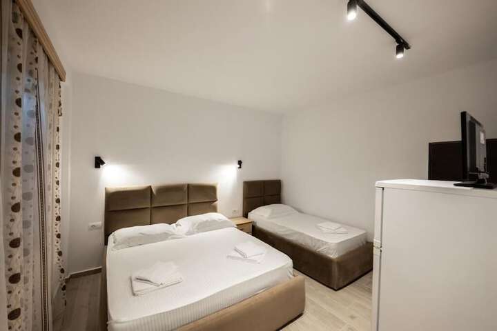 Room 48 of 163