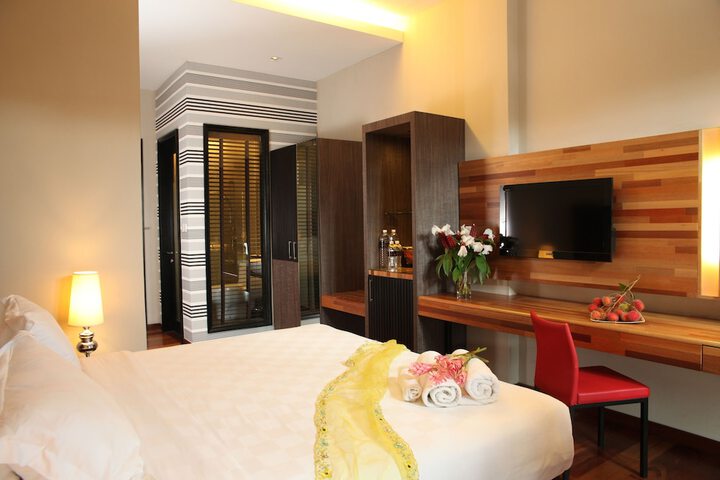 Room 27 of 73