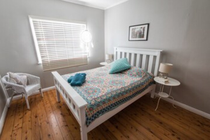 Room 5 of 6