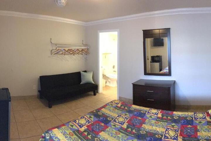 Deluxe Single Room (2 of 3)