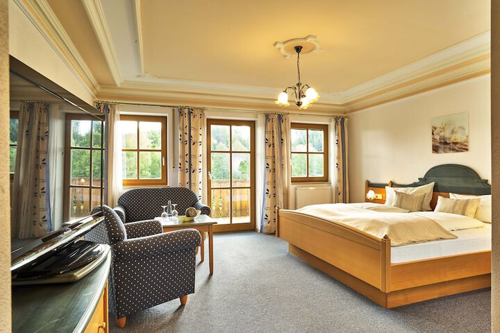 Room 15 of 37
