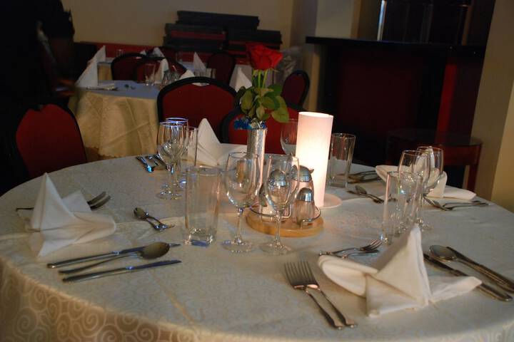 Dining 17 of 29