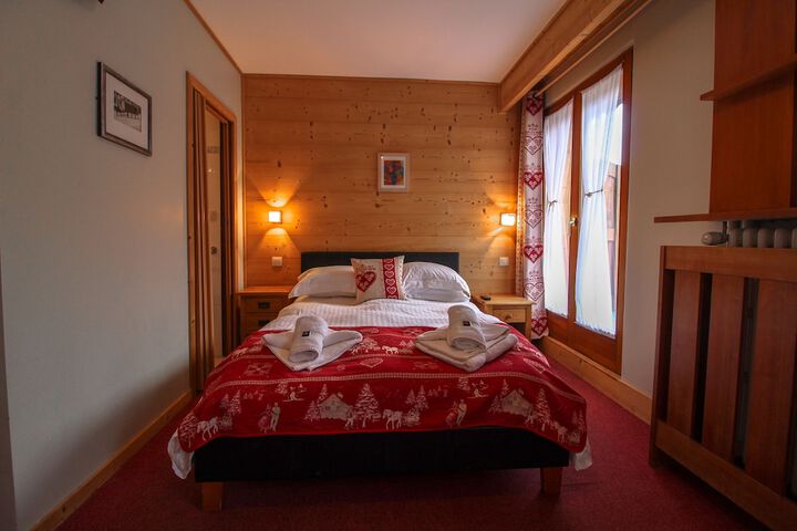 Room 33 of 60