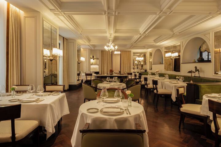 Dining 59 of 99
