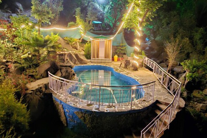 Pool 25 of 40