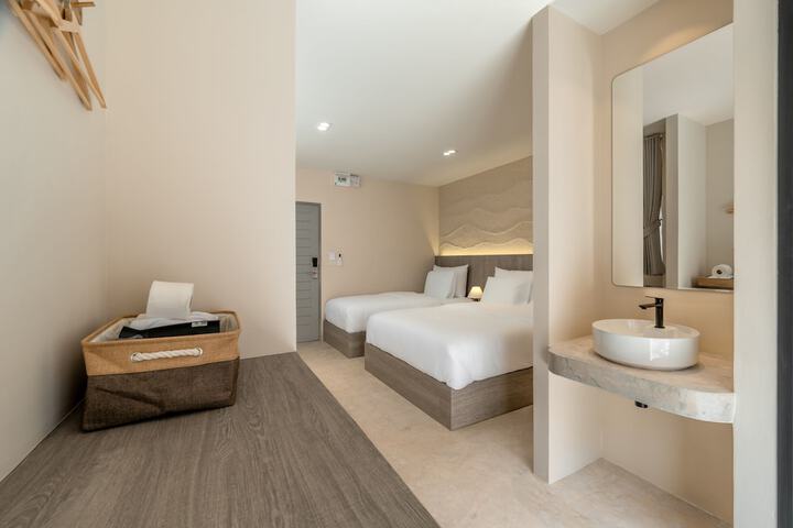Room 4 of 41