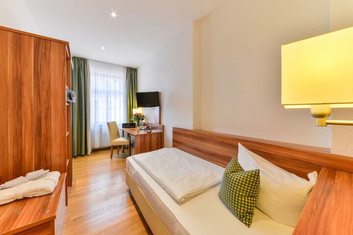 Room 3 of 24