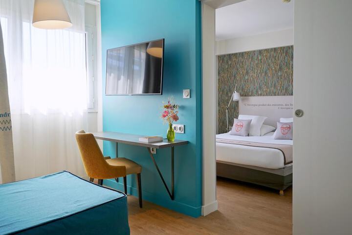 Room 22 of 48