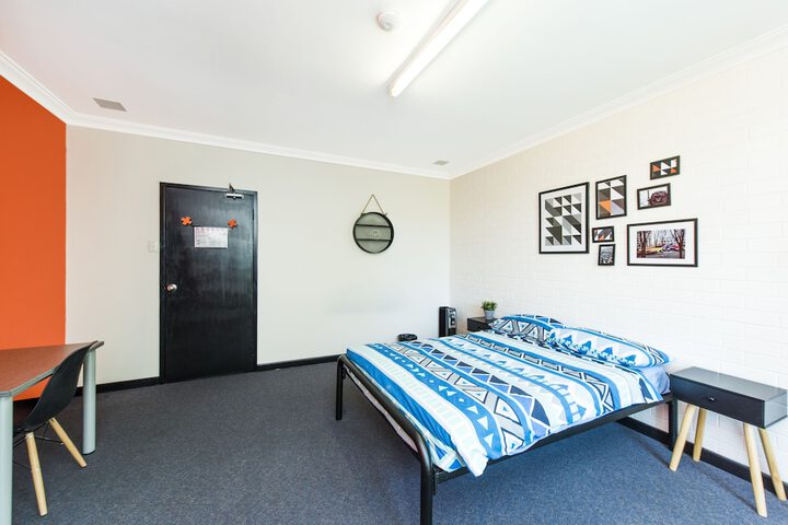 Room 17 of 49