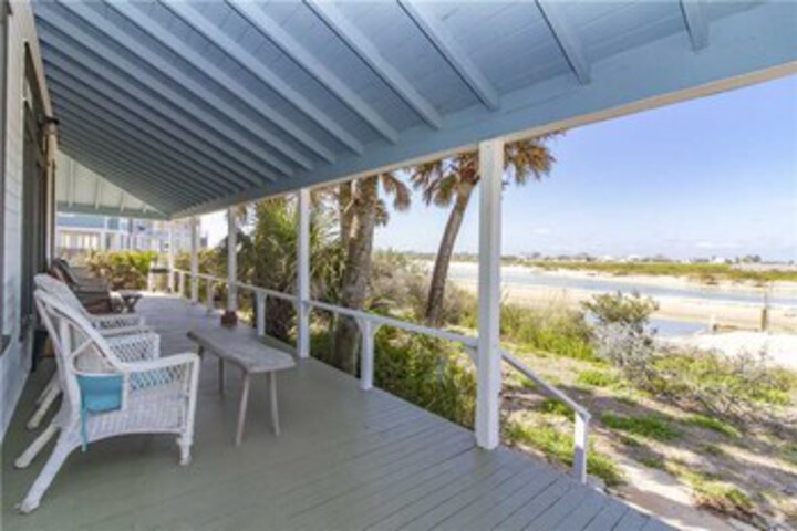The Historic Lodge 5 Bedrooms, Ocean Front, Wifi, Sleeps 10 in St. Augustine, FL
