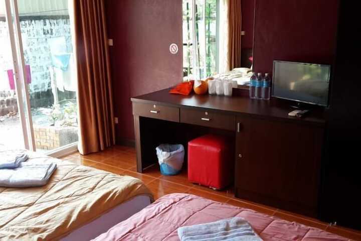 Room 12 of 20