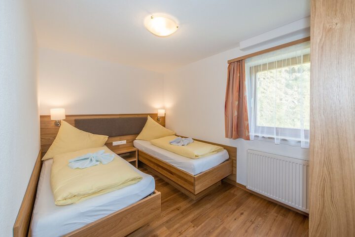 Room 4 of 69