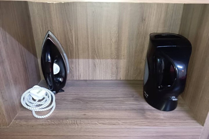 Room 18 of 28