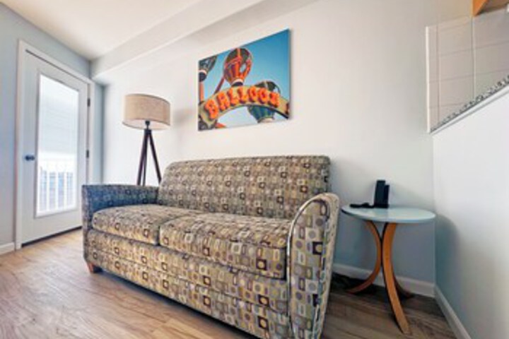 Room 121 of 258