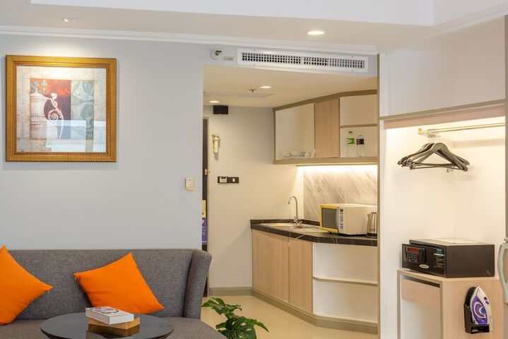 Room 8 of 26