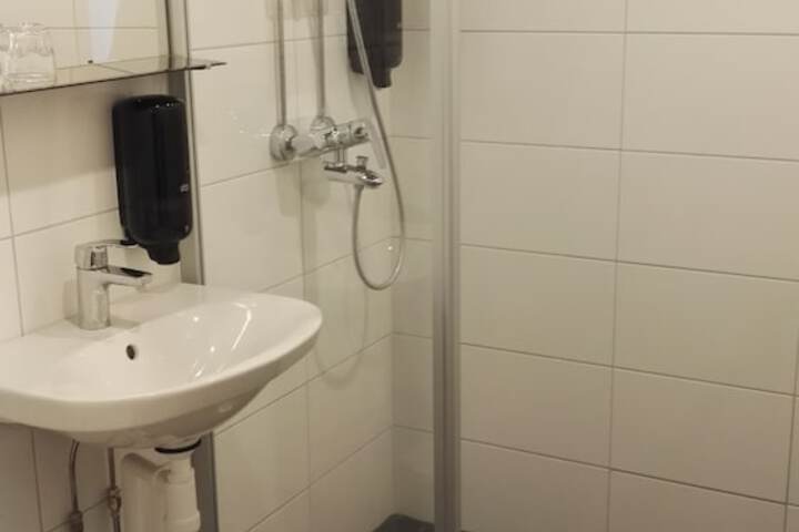 Room 12 of 36