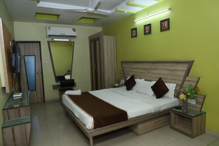 Room 29 of 34
