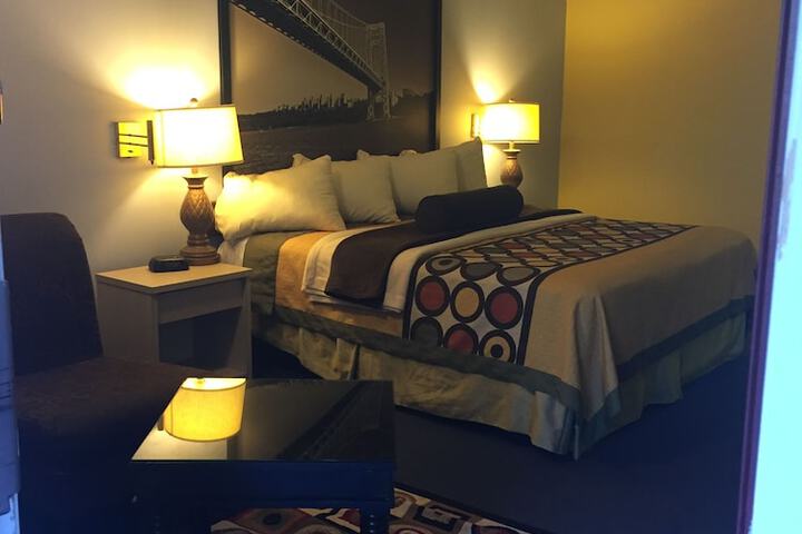 Room 19 of 33