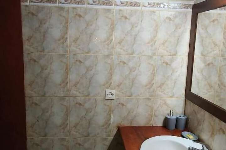 Room 5 of 13