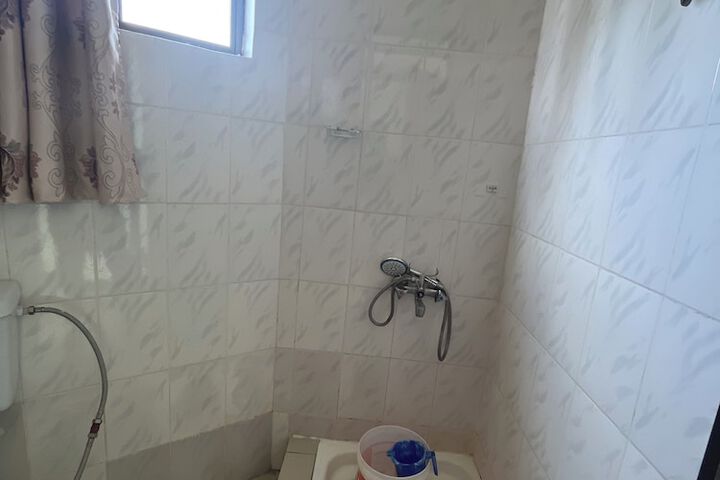Room 2 of 7