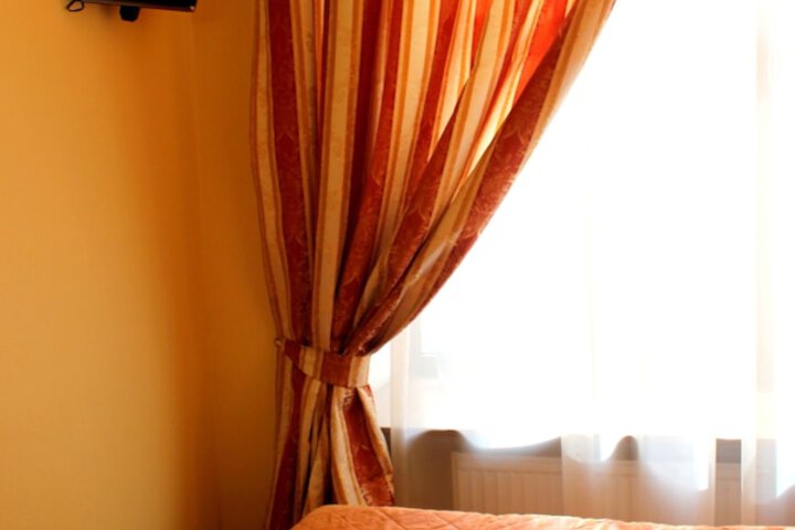 Room 30 of 115