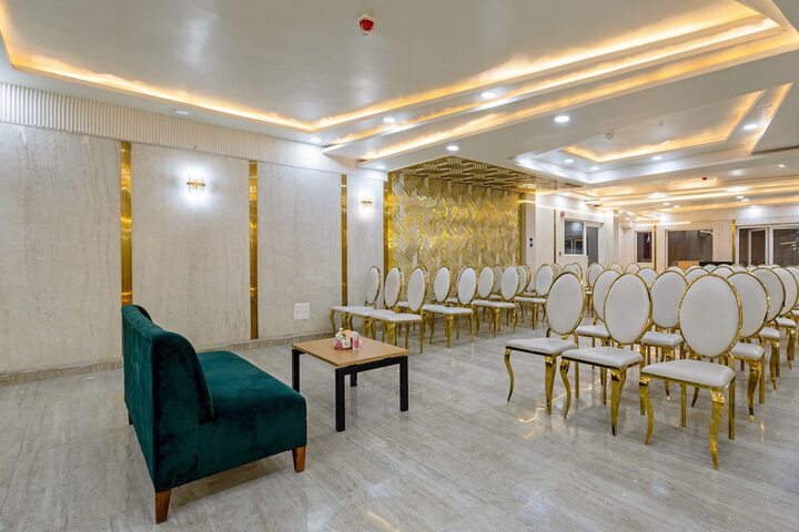 Ballroom/Hall 46 of 51