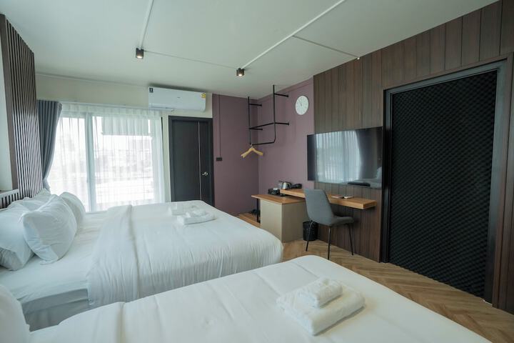 Room 66 of 96