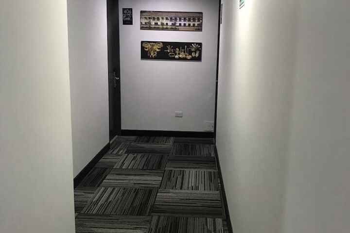 Ballroom/Hall 41 of 44