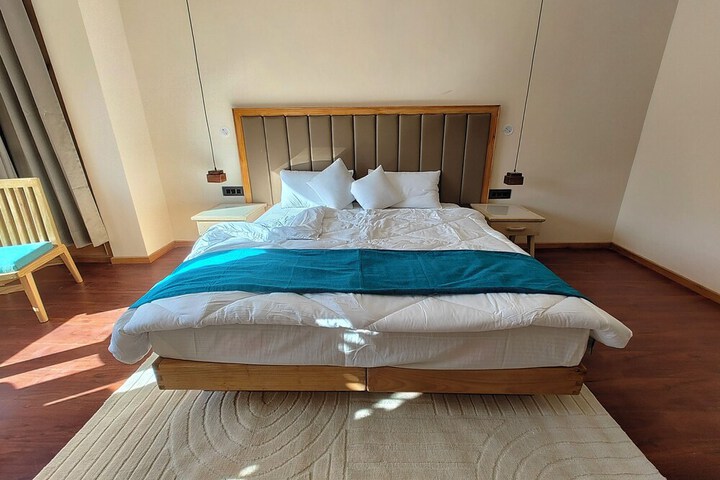 Room 8 of 40