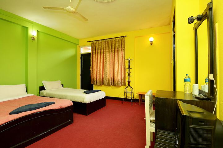 Room 12 of 34