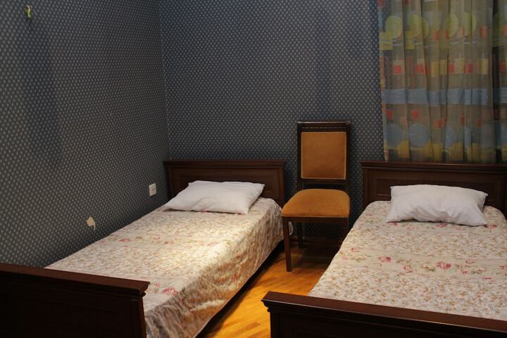 Room 14 of 36